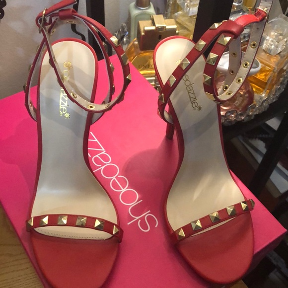 Red Sandals - Picture 4 of 4